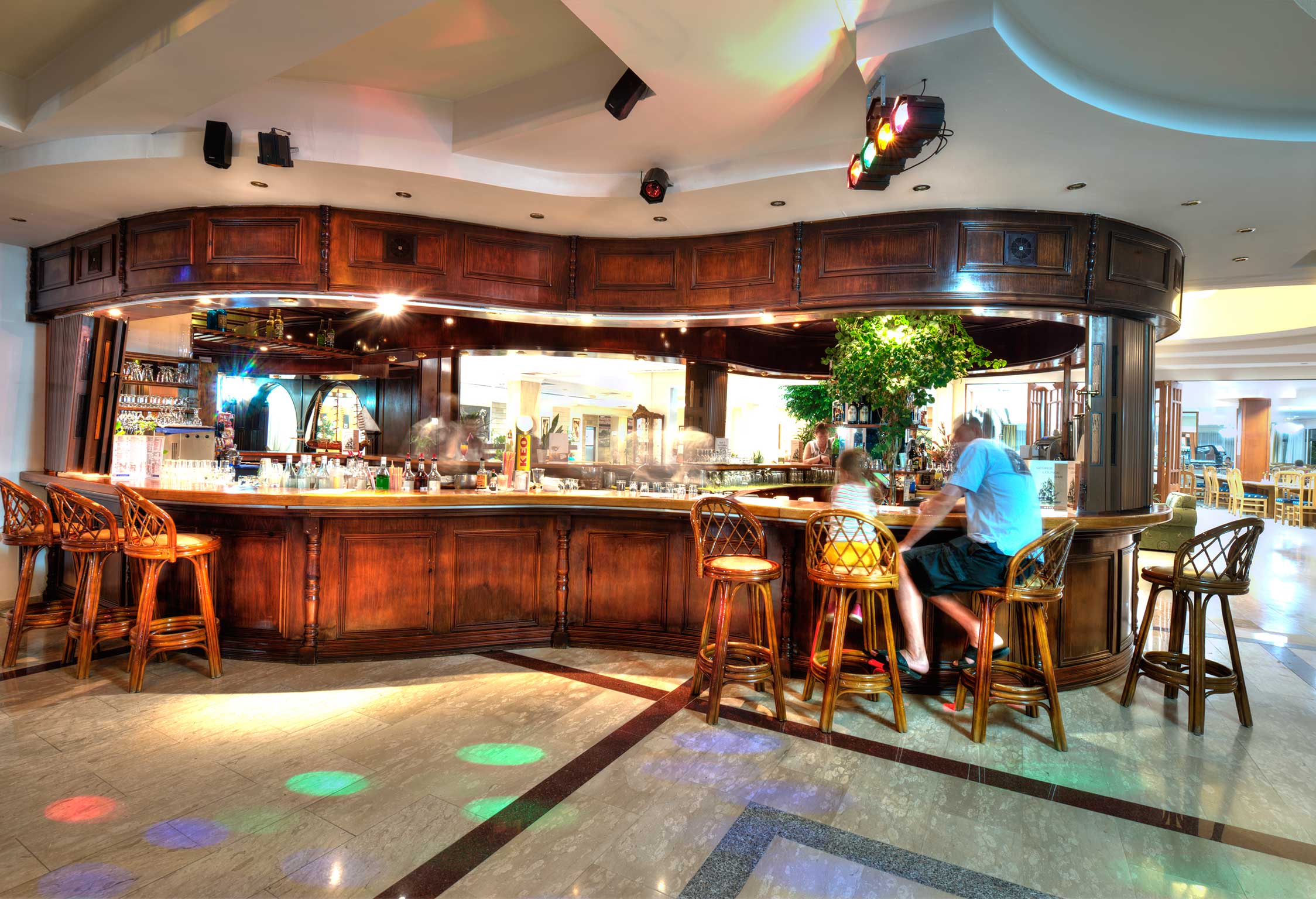 15e4cb6618772236f37804865fc688ad